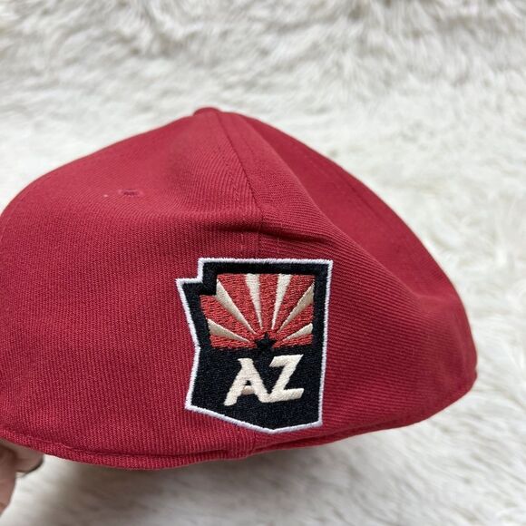 Reebok NHL Arizona Coyotes Red Flat Bill Cap Hat Size S/M - Picture 2 of 4